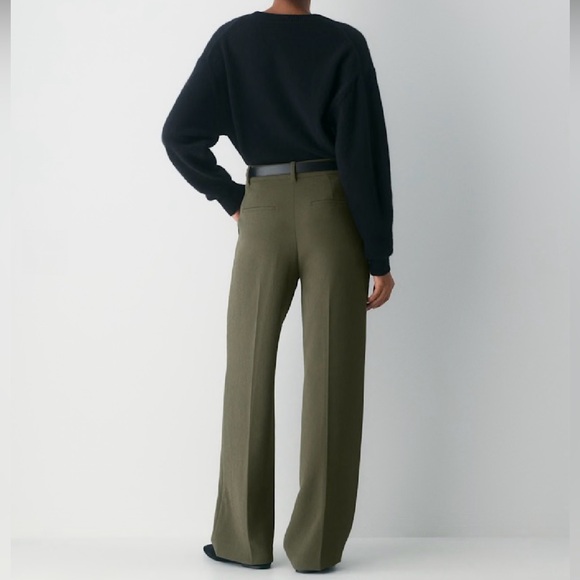 Aritzia Viral Olive Green Women's Trousers - Picture 2 of 6